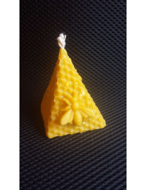 C114  Pyramid with a bee