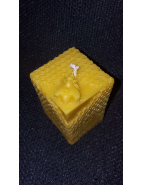 Bee block with a bee