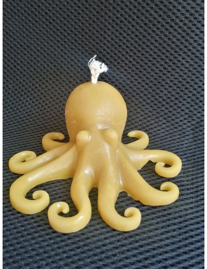 C281 Octopus Beeswax Candle – 100% Natural Handcrafted