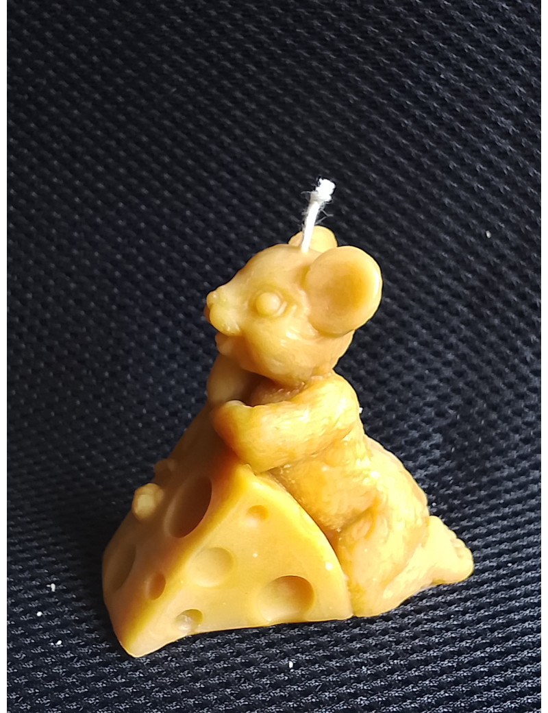 C288  Kneeling Mouse & Cheese Beeswax Candle - Whimsical 7cm Decor