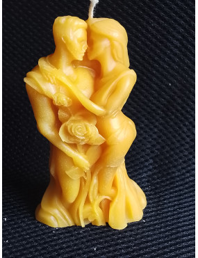 C292 Kissing Couple Beeswax...