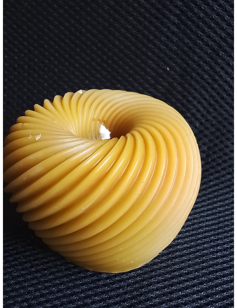 C295 Speckled 'Apple' Beeswax Candle – Quirky 6cm Fruit Design with Hidden Wick