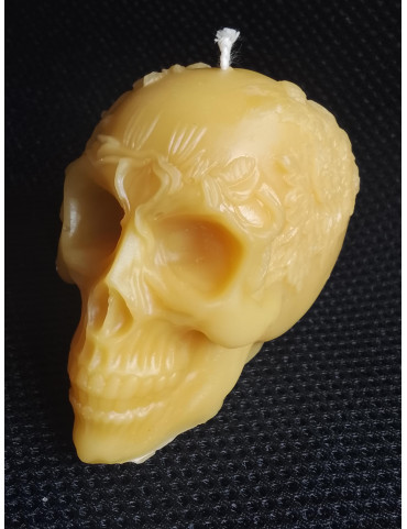 C301 Beeswax Candle – Skull with Leaves – 140g, 7cm