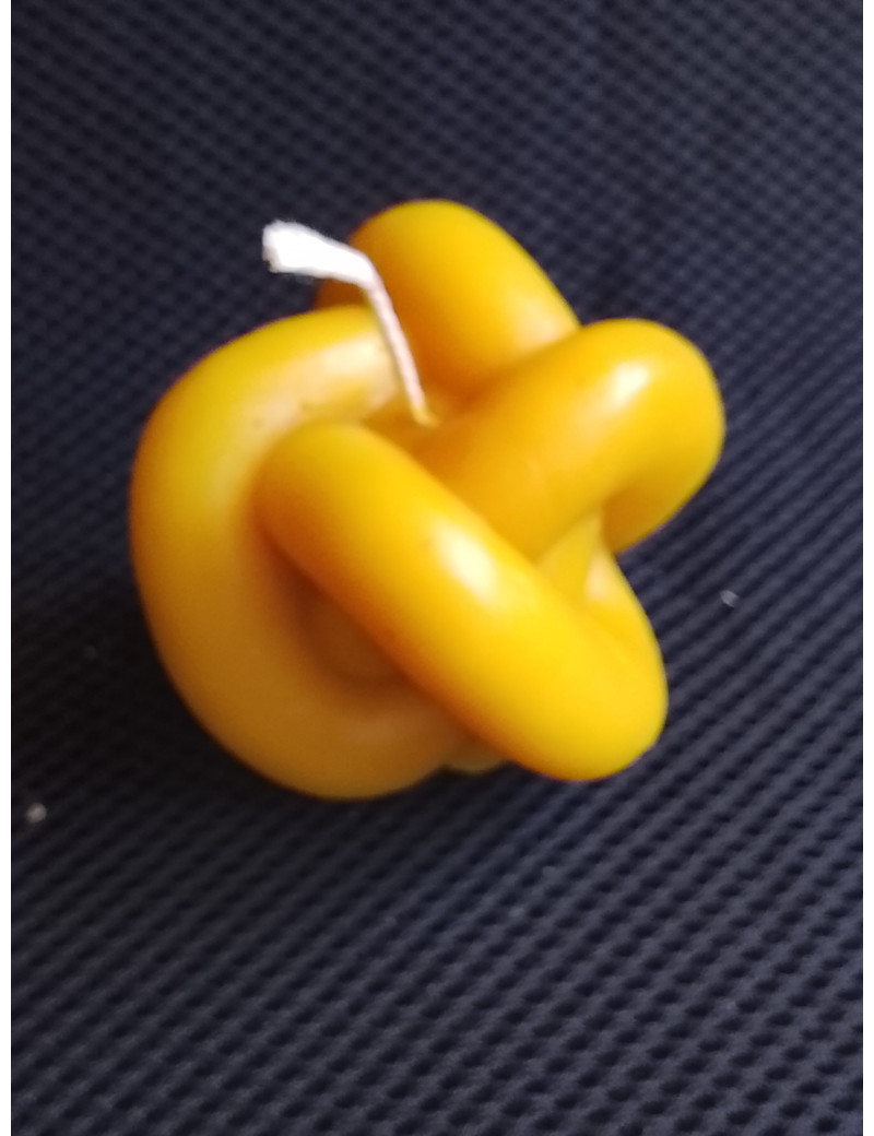 C311 – Thick Rope Knot Beeswax Candle, 78g, 6cm