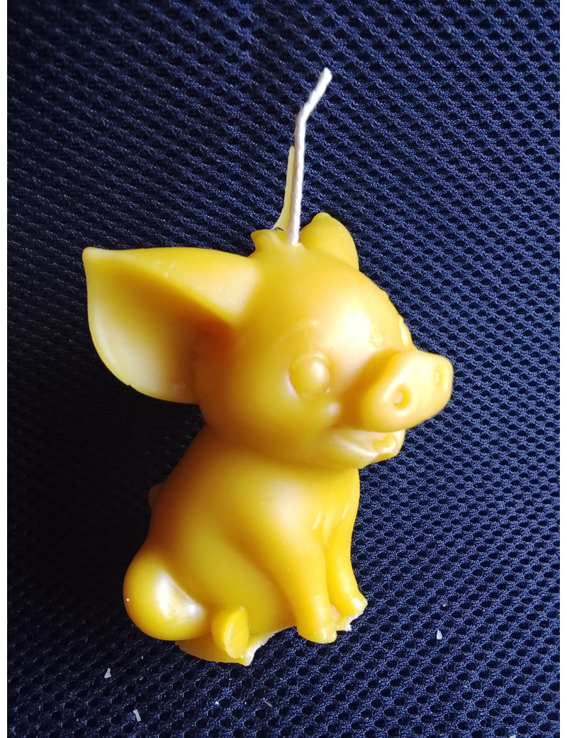 C244 – Fairy Tale Pig with Big Ears Beeswax Candle, 90g, 9cm