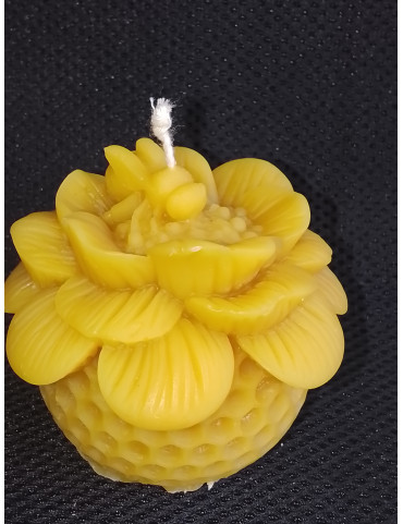 C406 Bee on Flower Beeswax Candle