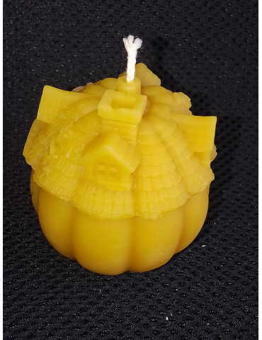 C419 Pumpkin House Beeswax Candle