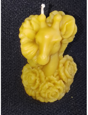 C426 Giraffe Head with Flowers Beeswax Candle