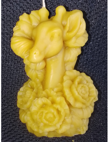 C426 Giraffe Head with Flowers Beeswax Candle