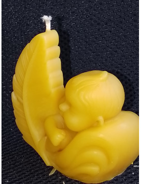 C466 Baby with Feather Beeswax Candle