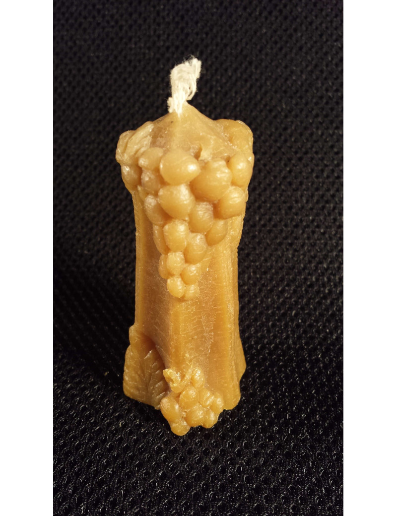 C006 Wax candle with grapes